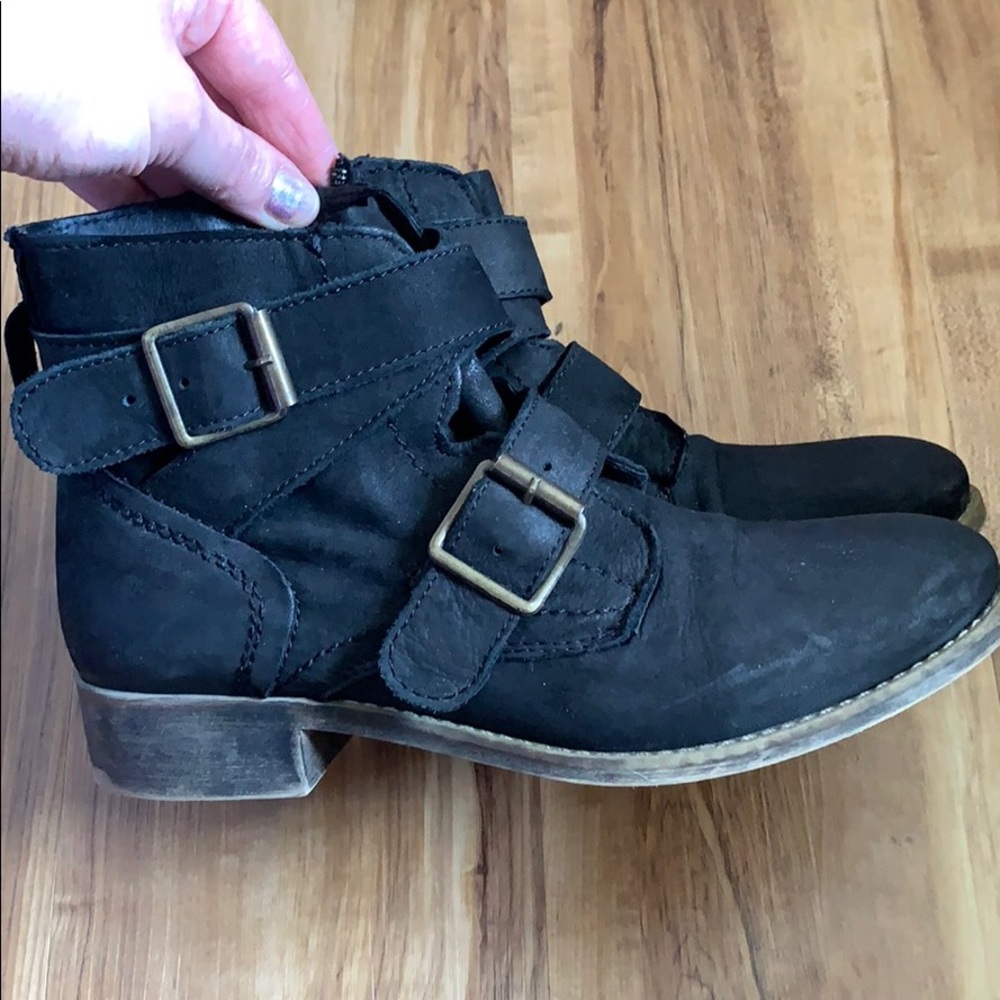 Steve Madden Buckled Boots Size 7
